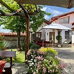 Iliikova House Penzion 3*