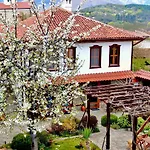 Iliikova House