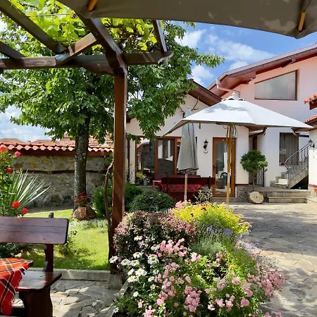 Iliikova House Guest house 2*