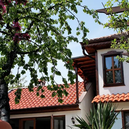게스트하우스 Iliikova House 칼로페르